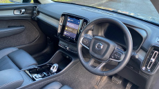 Volvo XC40 2.0 B4P Ultra Dark 5dr Auto Petrol Estate